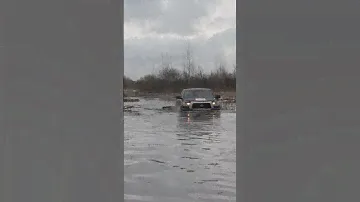 Ужас, дорога ушла под воду 😧 #тойота #toyota #toyotatundra #offroad #бездорожье #4х4 #не_тормози