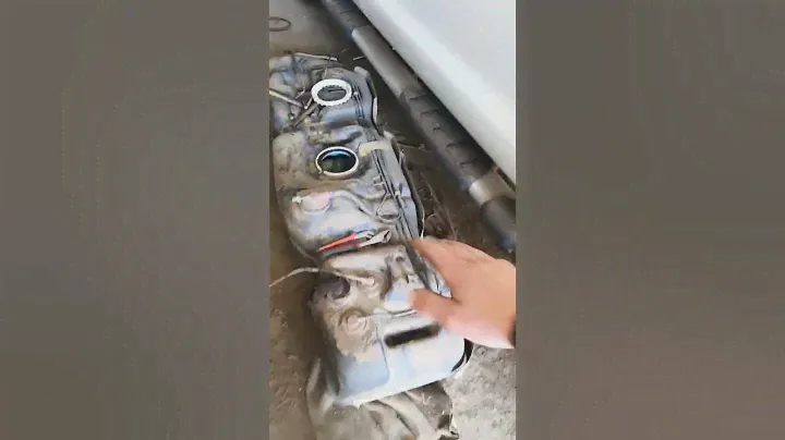 TOYTA TUNDRA снятие бака замена фильтра насоса топлива
