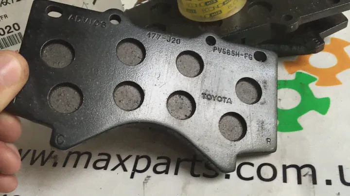 Колодки тормозные передние комплект Toyota Sequoia Tundra оригинальные 044650C020 04465-0C020
