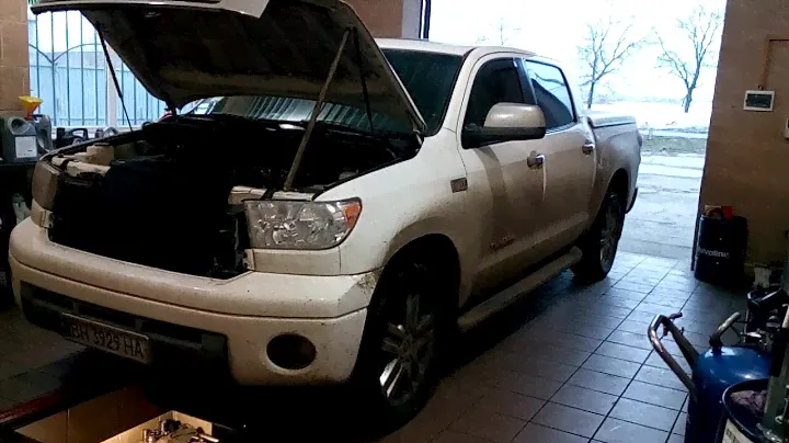 Замена масла. Toyota Tundra 5.7