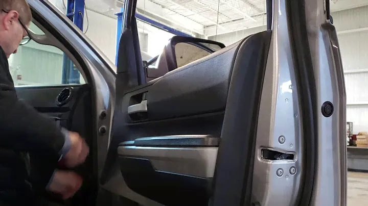 Toyota Tundra 2007-21 Door panel sweep removal