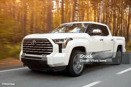Тойота Тундра — стоковые фотографии и другие картинки 4х4 - 4х4, Jeep, Toyota Tundra
